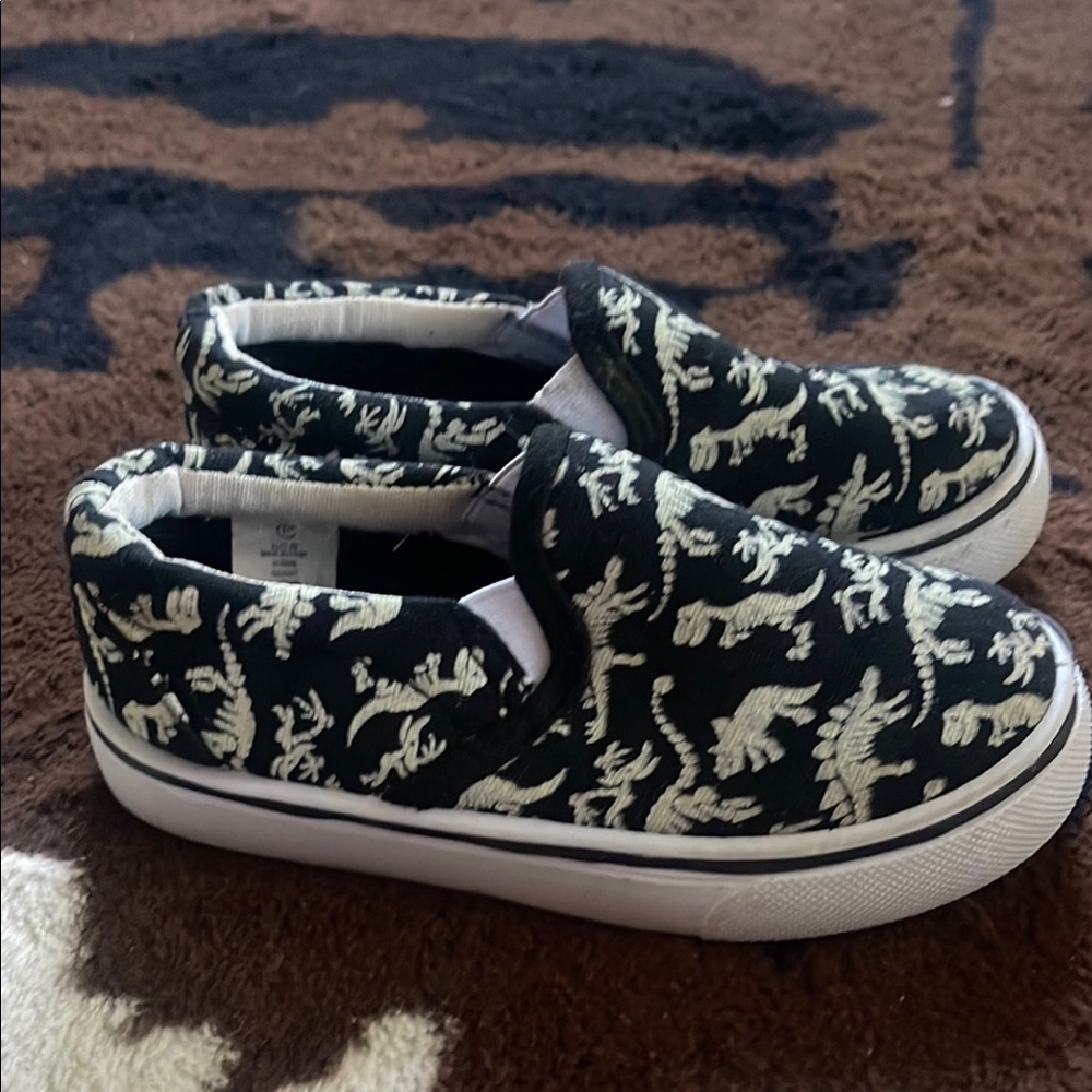 Kids Dinosaur Print Slip-On Shoes - Black